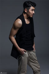 组图：《零下三十八度》孟召重展型男范儿