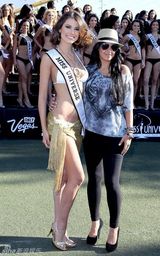 组图：2010环球小姐决赛在即 各国佳丽泳装大合影