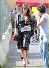 高清组图：佩内洛普-克鲁兹新片热拍 巴登恩爱探班