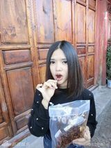 组图：网曝快男左立女友劈腿 与老外热吻