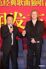 组图：蒋大为北京唱响红色经典 放歌献礼建党90周年