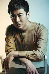 组图：高梓淇咖啡色西装大片帅气绅士