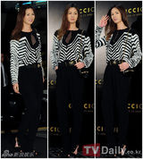 组图：韩星金慧秀李栋旭朴诗妍等亮相名品派对