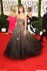 高清图：奥利维亚-王尔德渐变礼服繁星满天