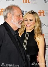 组图：瑞秋-麦克亚当斯性感现身《罪爱》首映