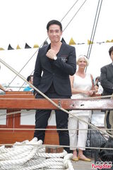 组图：陈豪否认太太已返港 岑丽香急澄清绯闻