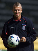 策划：贝克汉姆绿荫造型盘点 送别传说帅哥依旧