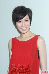 组图：钱嘉乐汤盈盈秀恩爱 人妻梁靖琪同场亮相