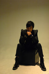 幻灯：俞灏明韩国宣传照曝光 潮男展露成熟魅力