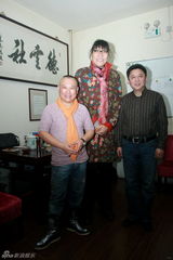 组图：增爱基金答谢相声晚会 汪小菲捧场郭德纲