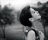 组图：许茹芸《时尚健康》写真 展原始自然美