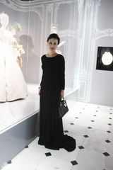 组图：舒淇赵薇亮相时尚艺术展  Angelababy(杨颖)表情僵硬