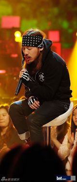 组图：韩国歌手朴基英Koonta出演尹道贤节目展歌喉