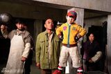 组图：《愤怒的小孩》曝剧照 笨贼一箩筐
