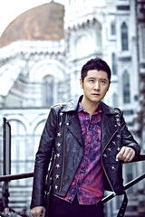 组图：任重帅气写真展绅士品格