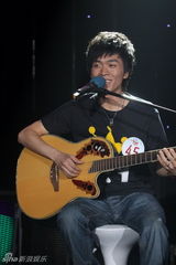 幻灯组图：快男300强突围赛首场 9位选手晋级60强