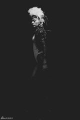 组图：尚雯婕尝试歌特音乐 魔幻复古造型曝光