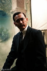 幻灯图：《辛亥革命》赵文瑄饰孙中山 孙淳演袁世凯