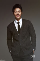 高清：韩演员李尚禹时尚大片 帅气干练气势足