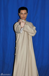 组图：剧版《叶问》首曝郑嘉颖韩雪定妆照