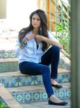 组图：《吸血鬼日记》女主角妮娜-杜波夫休闲照