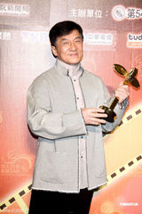 组图：成龙亚太影展获杰出成就奖 阮经天憾失影帝 