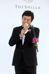 高清组图：金贤重李栋旭等出席郑俊河婚礼