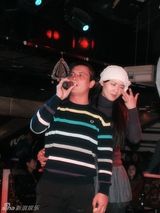 幻灯图集：李琳生日派对 与李大双相拥秀恩爱