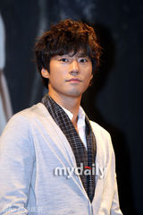 幻灯图集：韩剧《Gloria》发布会 裴斗娜演30岁歌手