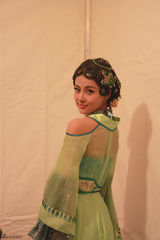 组图：贾青参加北京中秋晚会 青蛇造型再现经典