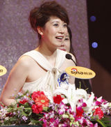 高清组图：海清获网络盛典年度最具人气演员荣誉 