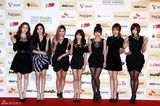 高清组图：韩团2NE1Beast等亮相Melon音乐颁奖礼