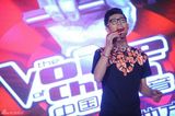 组图：好声音发首张合辑 李代沫被女歌迷示爱
