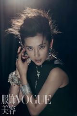 组图：李冰冰都市风格写真 媚惑眼神展万种风情