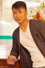 组图：《追捕渣滓洞》开机 张笑君亮相展笑容