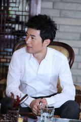 高清图：李冰冰嫁妹妹白裙当伴娘 小侄子可爱俏皮