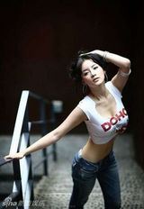 组图：韩第一车模素颜私照被吐槽判若两人