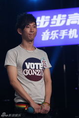 幻灯组图：快男300强突围赛首场 9位选手晋级60强