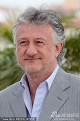 组图：《吸血鬼3D》发布会 托马斯“啃”导演