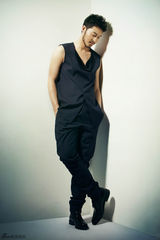 组图：沙溢时尚型男写真曝光 尽显成熟男人魅力