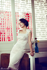 组图：马睿优雅写真演绎芬芳女人花