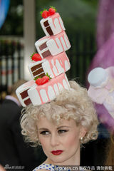 组图：英皇家赛马会女士日 奢华帽子秀愈演愈烈