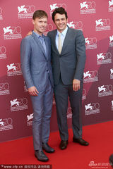 组图：《神之子》发布会 詹姆斯与斯科特拼帅气