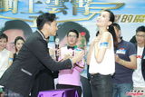 组图：《冲上云霄2》陈法拉献吻张智霖为其庆生