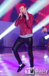 组图：众韩团献唱嘉熙狂野 Kara压阵主持