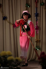 组图：吴秀波海清新剧收官 大结局秀雷人双人舞