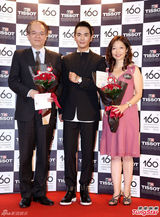 组图：“温太医”张晓龙做代言 台北展优雅形象