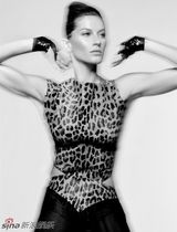 高清组图：吉赛尔-邦辰黑白写真 身材苗条