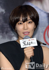 组图：李准基《Two Weeks》发布 西装笔挺帅气