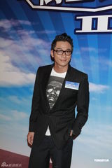 组图：吴镇宇胡杏儿新戏续前缘 张智霖回无线救急